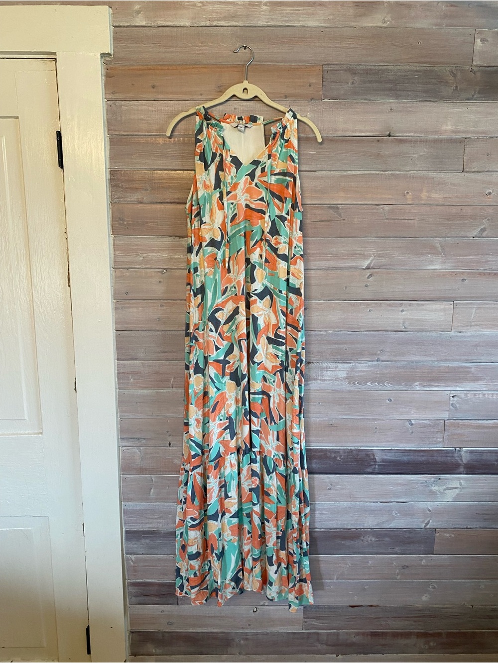 Nine West coral green floral maxi dress size medium